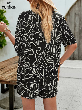 Conjunto Feminino Preto Tropical – Camisa e Shorts em Viscolinho