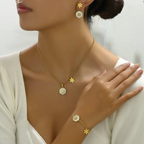 Conjunto de Joias em ouro 18K ( Brinco, Colar e Pulseira)