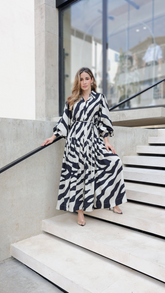 Vestido Maya – Midi Chemise com Estampa Animal Print e Mangas Bufantes